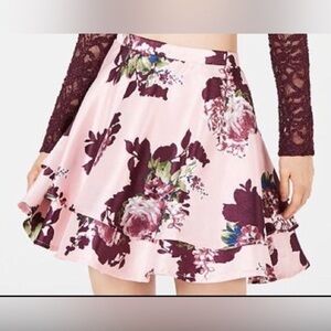 City Studios Juniors Size 3 Pink Floral Flirty Double Ruffle Skirt. New